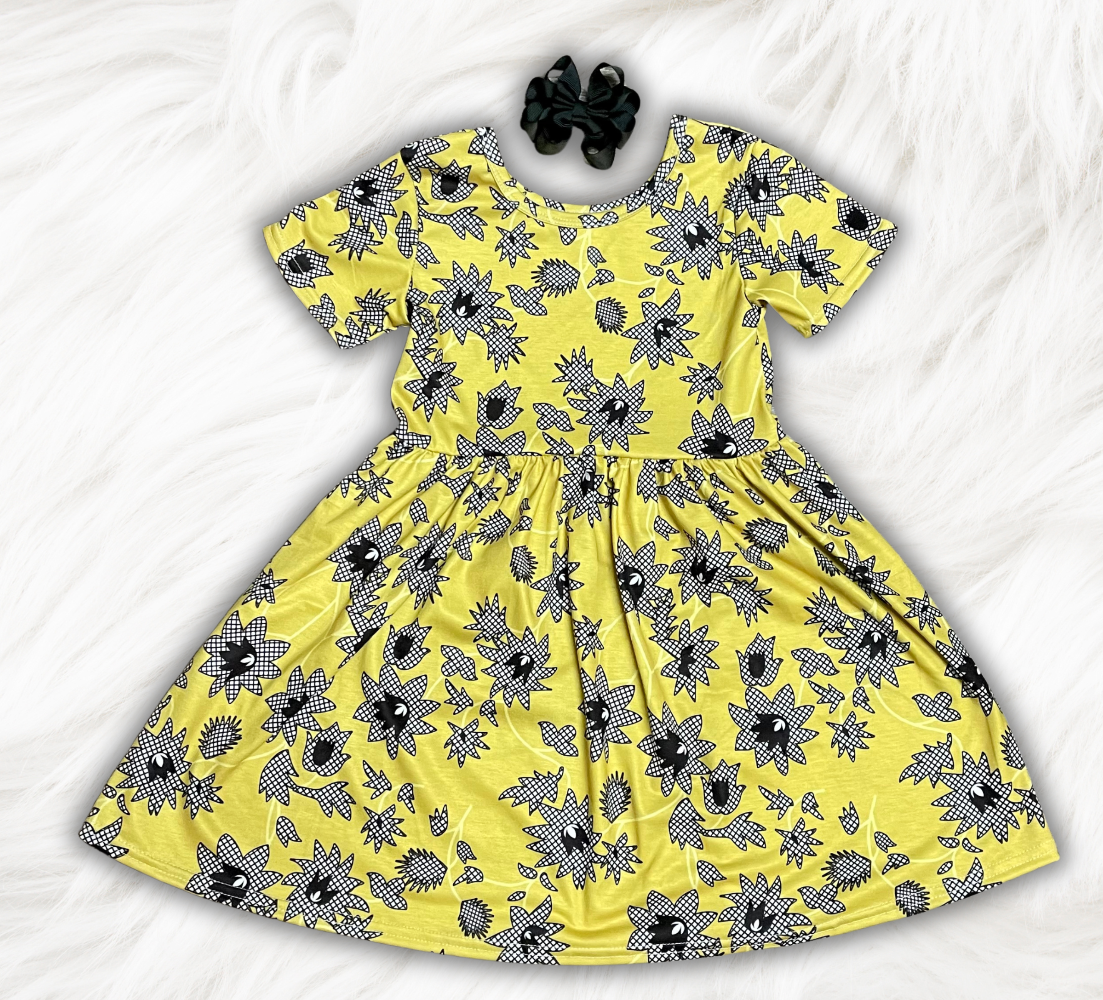 Black and Gold Floral Twirl